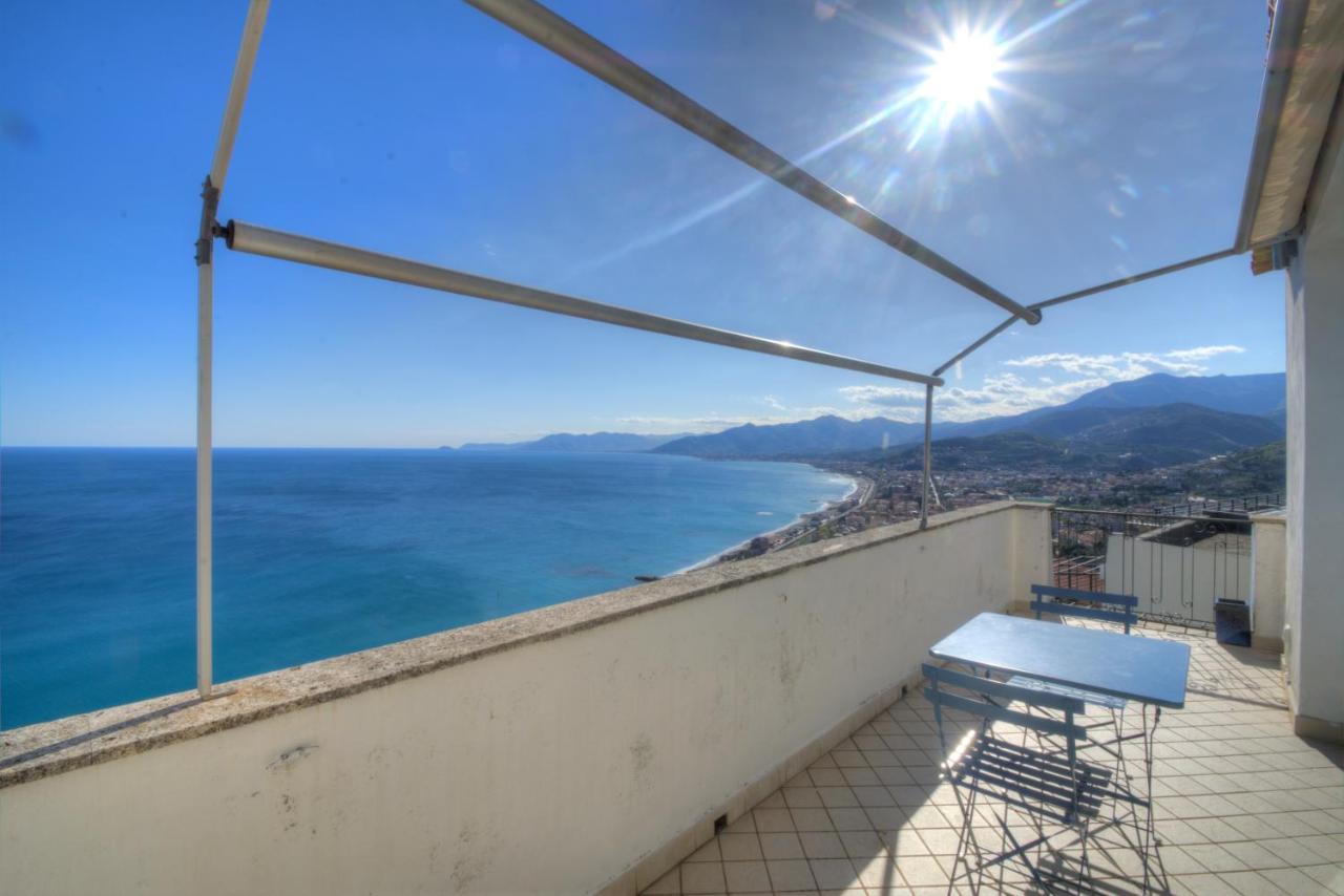 Villa Ischia Attico Sul Mare A Verezzi Borgio Verezzi Kültér fotó