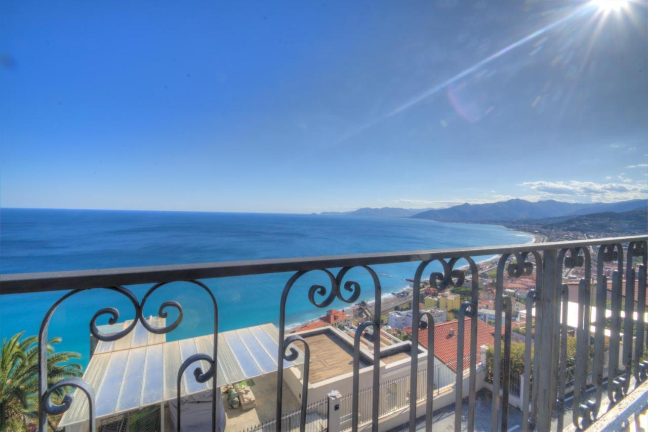 Villa Ischia Attico Sul Mare A Verezzi Borgio Verezzi Kültér fotó